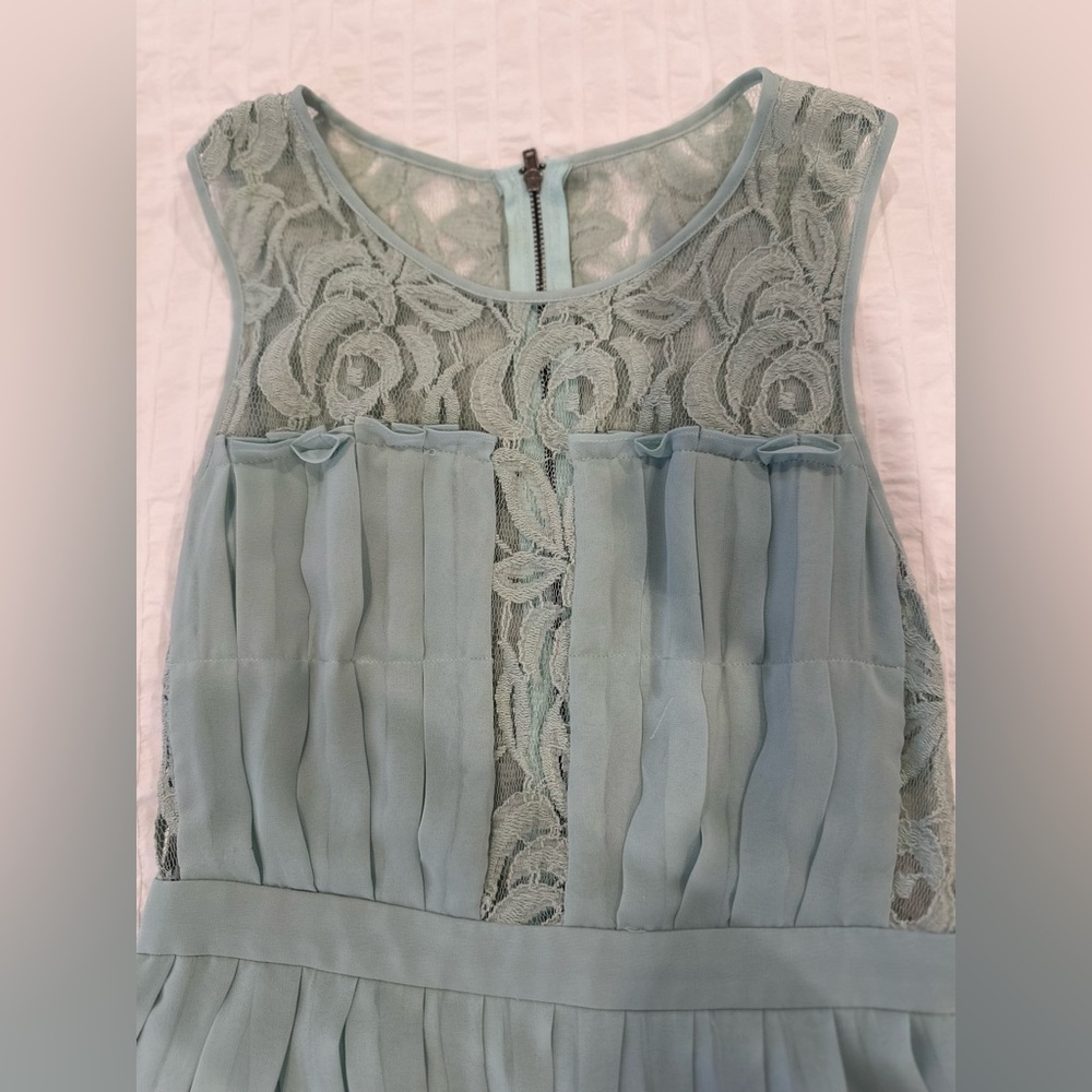 BCBG Mint Color dress size 4 Small - Picture 3 of 7